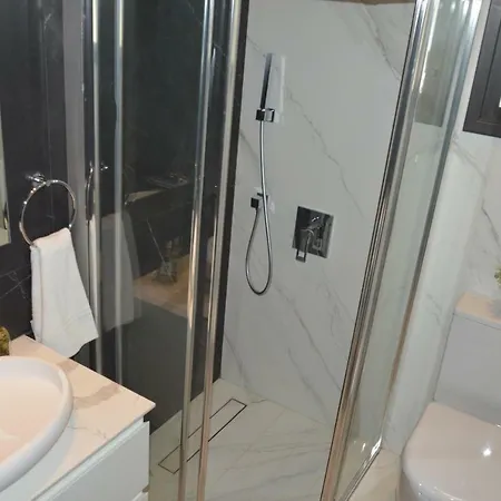 Luxurous Comfort With Sea View Appartement Larnaca