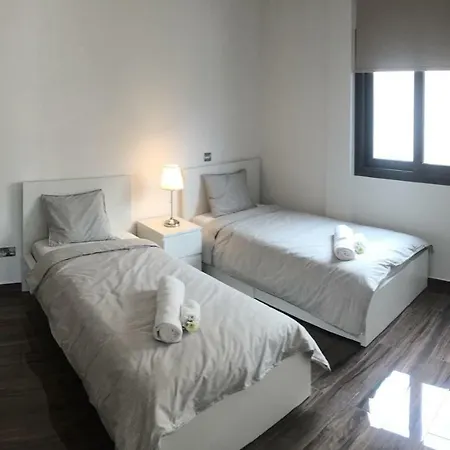 Luxurous Comfort With Sea View Appartement Larnaca