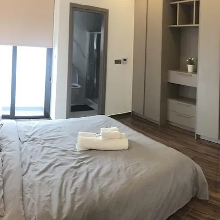Luxurous Comfort With Sea View Appartement Larnaca